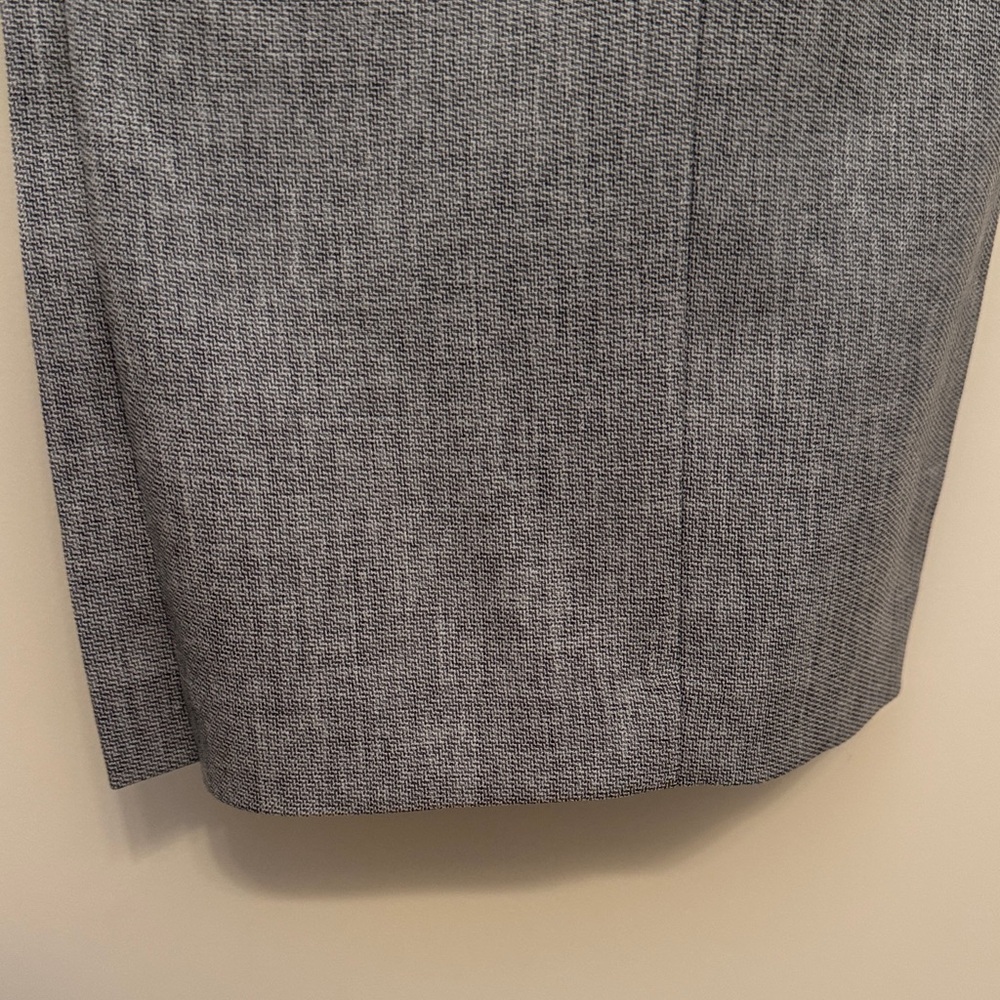 Haggar Men's Comfort Performance Classic Gray Dress Trousers - Picture 7 of 7